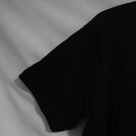 ESPRIT Men | medium | Black Short Sleeve Graphic Tee - Picture 9 of 13